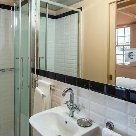 Konukevi Casa Antiga 4*